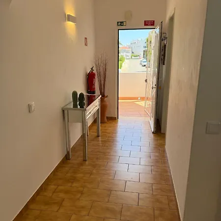 Cozy Oura Αλμπουφέιρα