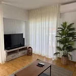 Cozy Oura 公寓